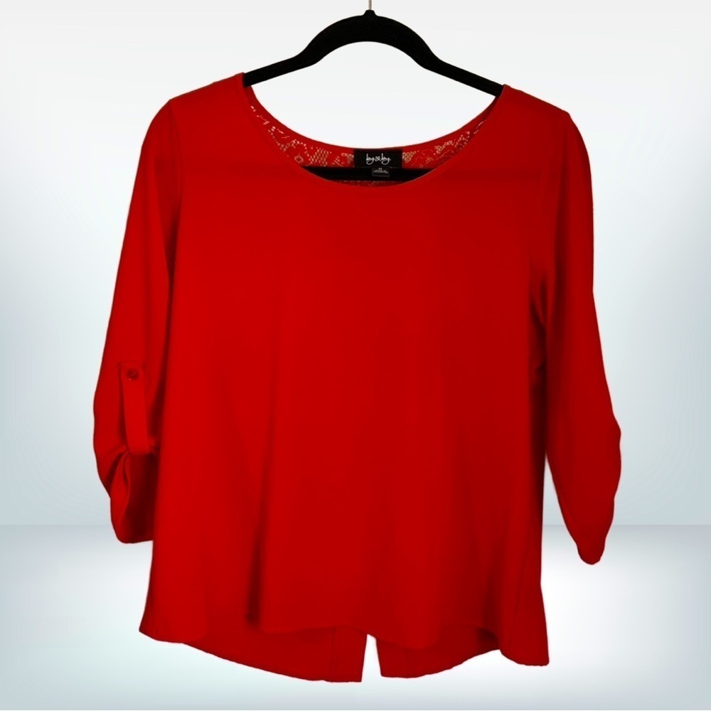 By & By Red 3/4 Sleeve Lace Detail Blouse, size M 🛍️